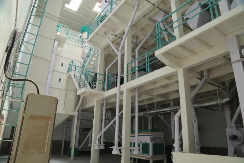 Cyclone separators and silos for psyllium husk winnowing and grading